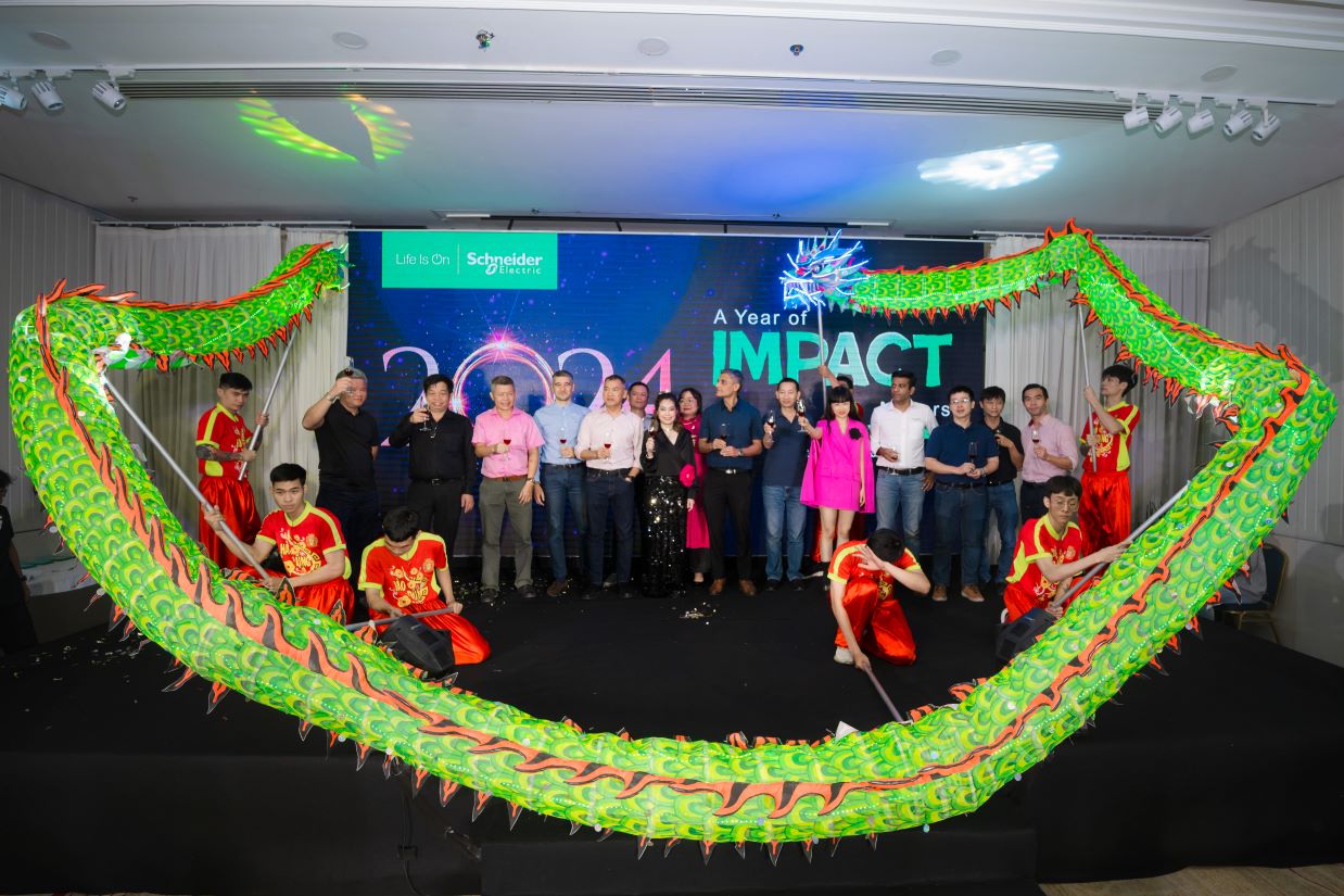 SCHNEIDER ELECTRIC - A YEAR OF IMPACT THE MARKERS